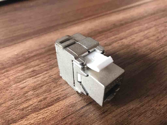 Sacador abajo Jack trapezoidal RJ45 del FTP Cat6 OEM/ODM metálicos del color de 180 grados